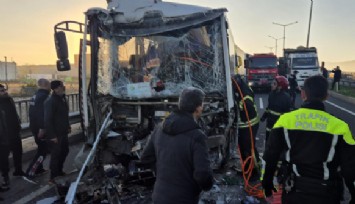 Manisa'da işçi servisi ile tır birbirine girdi:  22 kişi yaralandı