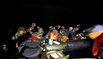 Seferihisar'da göçmen faciası: Bot su alınca 30 göçmenden 25'i kurtarıldı 2'si hayatını kaybetti