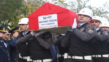 Seferihisar’da silahlı saldırıda hayatını kaybeden polis memuruna acı veda