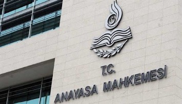 AYM'den Cumhurbaşkanı kararnamelerine iptal