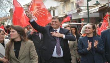 Başkan Tugay'dan Çeşme'ye yatırım sözü