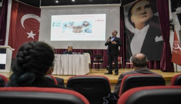 Bornova’da 'Her Yönüyle Deprem Gerçeği' konferansıyla 6 şubat depremi anıldı