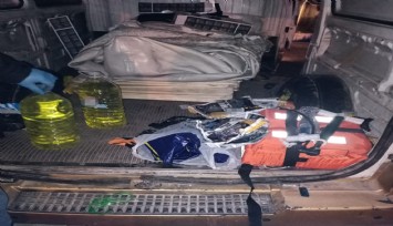 Çeşme'de göçmen operasyonu:19 göçmen yakalandı, 4 insan kaçakçısı şüpheli tutuklandı