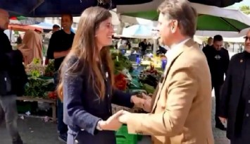 Çeşme'den Türkiye'ye örnek: CHP'li ve MHP'li aday birbirine sarılıp başarı diledi