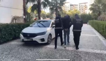 İnterpol kırmızı bültenle arıyordu: İzmir'de kıskıvrak yakalandı
