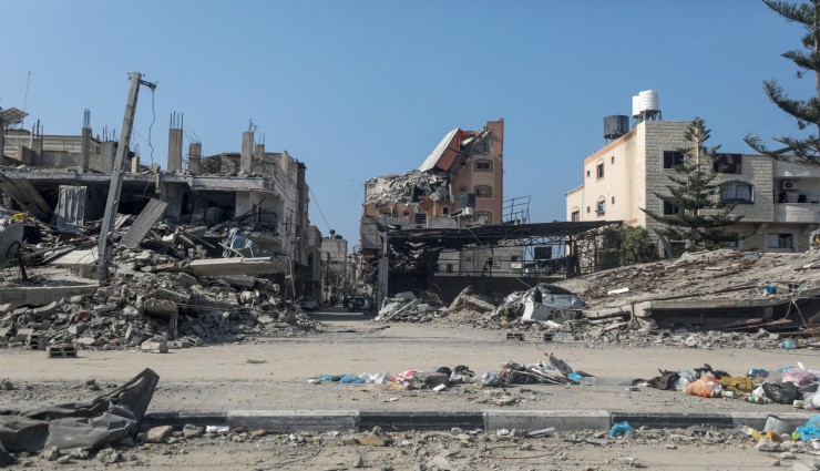 İsrail Gazze'yi yine vurdu: 77 ölü