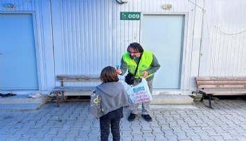 İzmir depreminin simge ismi Elif bebeğin babası, Hatay'da depremzedelere umut oluyor