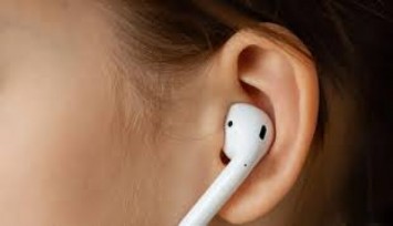 Kulak içi kulaklıklar kulak sağlığını tehdi tediyor