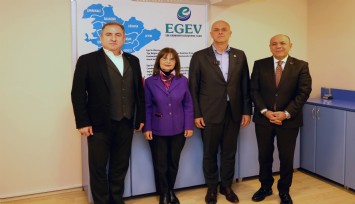 Özlale: Projelerle İzmir’i geleceğe hazırlayacağım