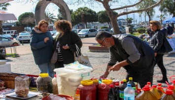 Üretici ve tüketici Karşıyaka’da ‘aracısız’ buluşmaya devam ediyor