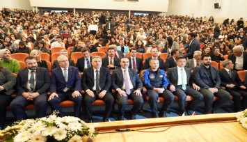 Balbay’dan flaş iddia: Ege Üniversitesi öğrencileri, devamsızlık baskısıyla AK Parti Adayı Dağ’ın katıldığı toplantıya götürüldü
