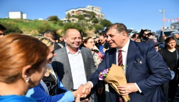 Başkan Tugay muhtarlarla bir araya geldi: 'İzmir aşağılanmayı hak etmiyor'