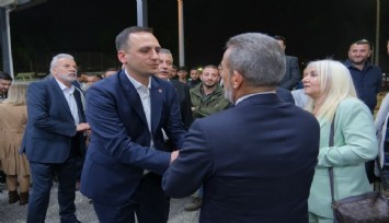 Bornova’da centilmen yarış: AK Parti Adayı Çayır’dan CHP Adayı Eşki’ye 'geçmiş olsun' ziyareti