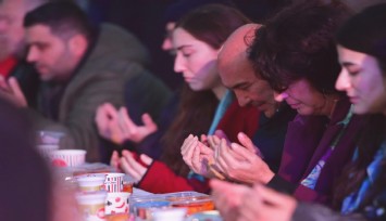 İzmir büyük iftar sofrasında buluştu