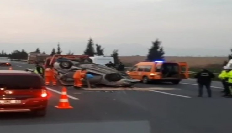 İzmir'de feci kaza: Otomobil önce tıra ardından bariyerlere çarptı, 1 kişi hayatını kaybetti