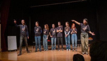 İzmir’de tiyatro coşkusu yaşanacak