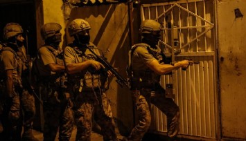 İzmir merkezli 3 ilde ''MAHZEN-13'' Operasyonu: 25 şüpheli yakalandı
