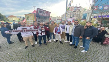 Müslüm Gürses, ölüm yıl dönümünde İzmir'de hayranları tarafından anıldı