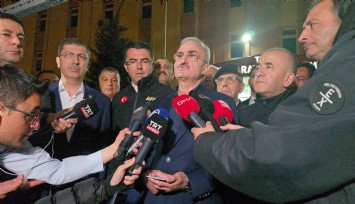 Bakan Yardımcısının basın açıklaması sırasında deprem oldu