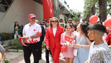 Başkan Mutlu’dan çocuklara  23 Nisan sürprizi