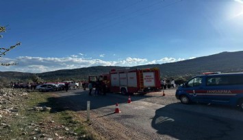 Bayram ziyaretinde büyük acı:  İki araç çarpıştı, 2 can kaybı 4 yaralı