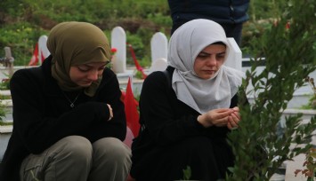 Depremin yıktığı Hatay'da hüzünlü bayram