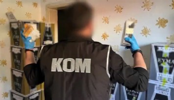 İzmir'de kaçakçılık operasyonu: 15 milyon liranın üzerinde kaçak ürün ele geçirildi