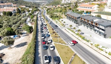Kuşadası'na akın akın tatilci geldi