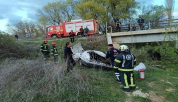 Motosikletle otomobilin karıştığı kazada 3 kişi öldü