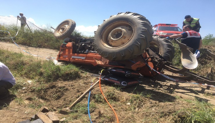 Muğla'da traktörün altında kalan adam hayatını kaybetti