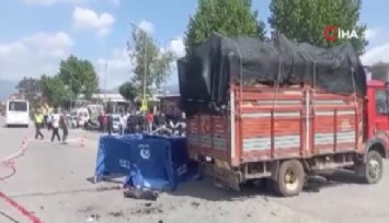 Ödemiş'te korkunç kaza: Kaza yerine gelen polisler, mesai arkadaşlarının cenazesiyle karşılaştı