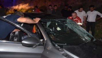 Yolcu otobüsü otomobille çarpıştı: 4 can kaybı