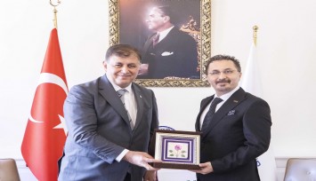 İş Dünyası Büyükşehir Belediyesi ile İzmir’e değer katacak4:  İZSİAD’dan Tugay’a ziyaret
