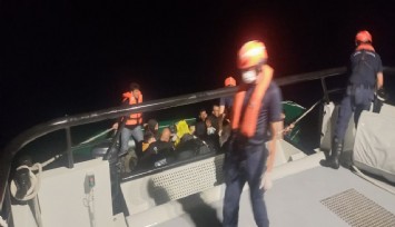 İzmir açıklarında 14'ü çocuk 29 göçmen yakalandı