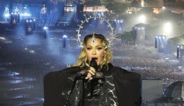 Madonna'dan turne pozları: Sonsuza kadar kalbimde