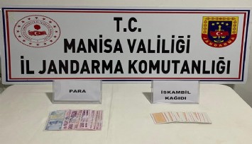Salihli'de kumar oynarken yakalandılar