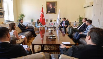 KKTC İzmir Başkonsolosu İnanıroğlu’ndan Başkan Tugay’a ziyaret
