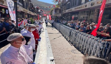 Afyonkarahisar'da dünyanın en uzun lokumunu yaptılar
