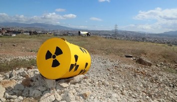 Aralarında Soyer'in de bulunduğu grup İzmir'in Çernobili için Mahkemeye başvurdu