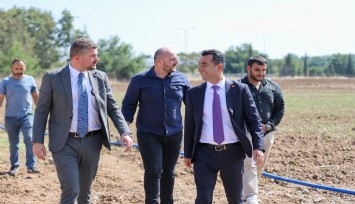 CHP Genel Başkan Yardımcısı Erhan Adem’den Buca’nın tarım çalışmalarına övgü