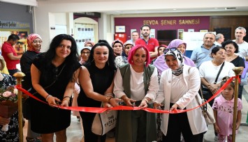 Hülya Yasemin'in 'Renklerle Hayat' Sergisi Bornova'da
