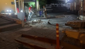 Kontrolden çıkan araç okul kapısını kırıp içeri girdi: 3 kişi yaralandı
