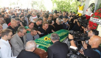 Metin Arolat'ın cenazesi İzmir'de gözyaşlarıyla uğurlandı