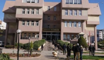 Akdeniz Belediyesi'ne kayyum atandı: Eş başkanlar gözaltına alındı