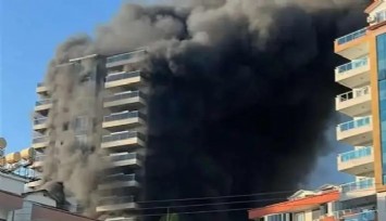 Antalya'da otel inşaatında yangın: Mahsur kalan işçiler var