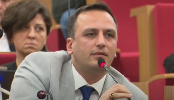 Büyükşehir Meclisi'nde Başkan Eşki'den ayetli cevap: Gözleri var göremezler, kulakları var duyamazlar