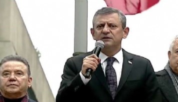 CHP lideri Özel, Beşiktaş Belediyesi önünde: Milletin iradesine sahip çıkmaya geldik