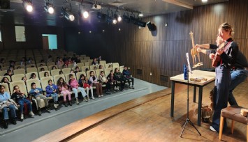 Dayanışma Noktaları çocukları sinema ve tiyatroyla buluşturdu