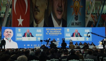 Erdoğan: 'Terörle mücadelemiz tarihimizin bir parçası olarak kayıtlarda yerini almıştır'