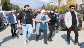 İki kadın komşularını 3 bilezik için öldürmüş